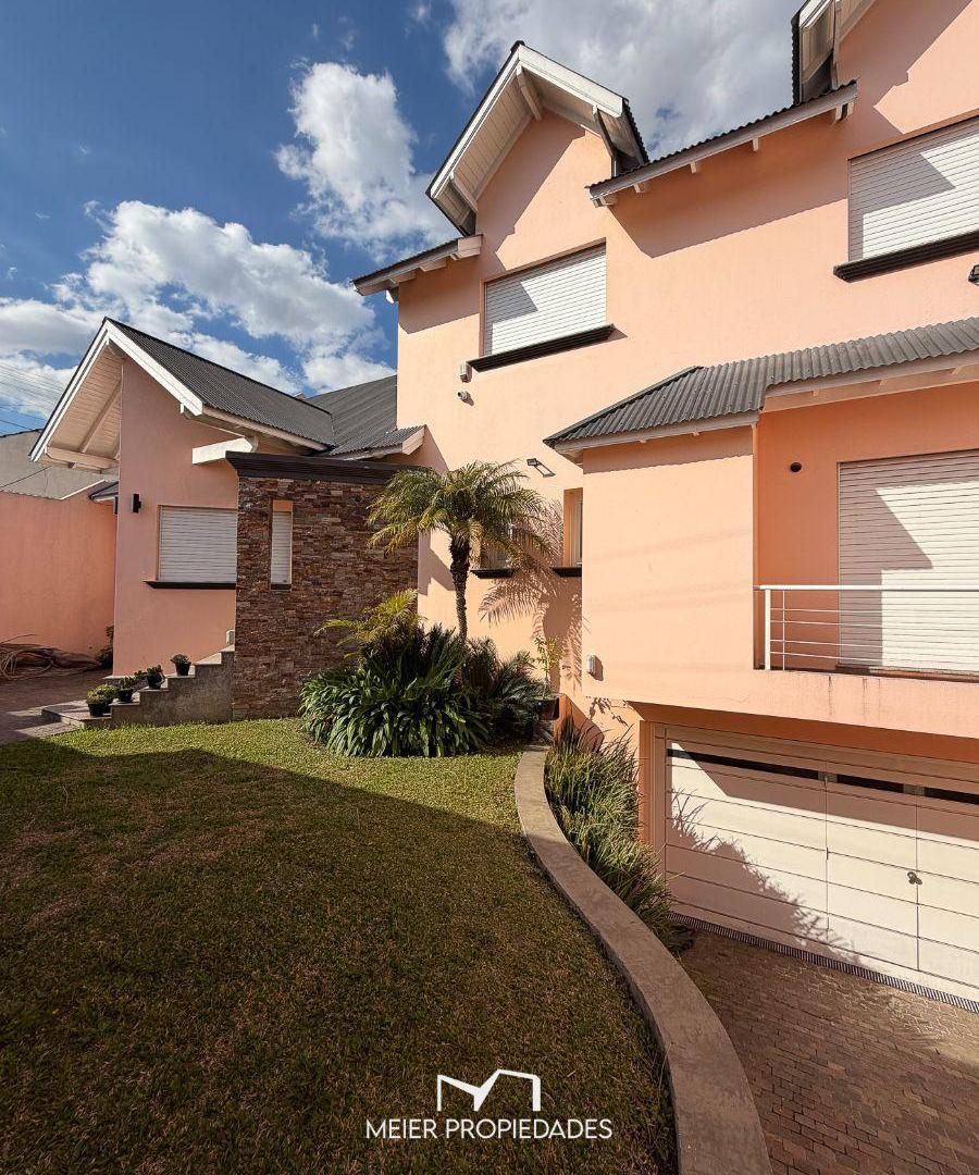 Foto de Casa de categoría 475m² con gran parque, pileta climatizada y quincho, imagen 2