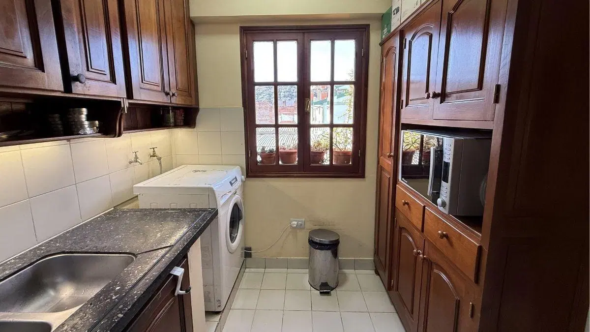 Depto. de 3 dormitorios, 2 baños y Terraza en Chijra 2