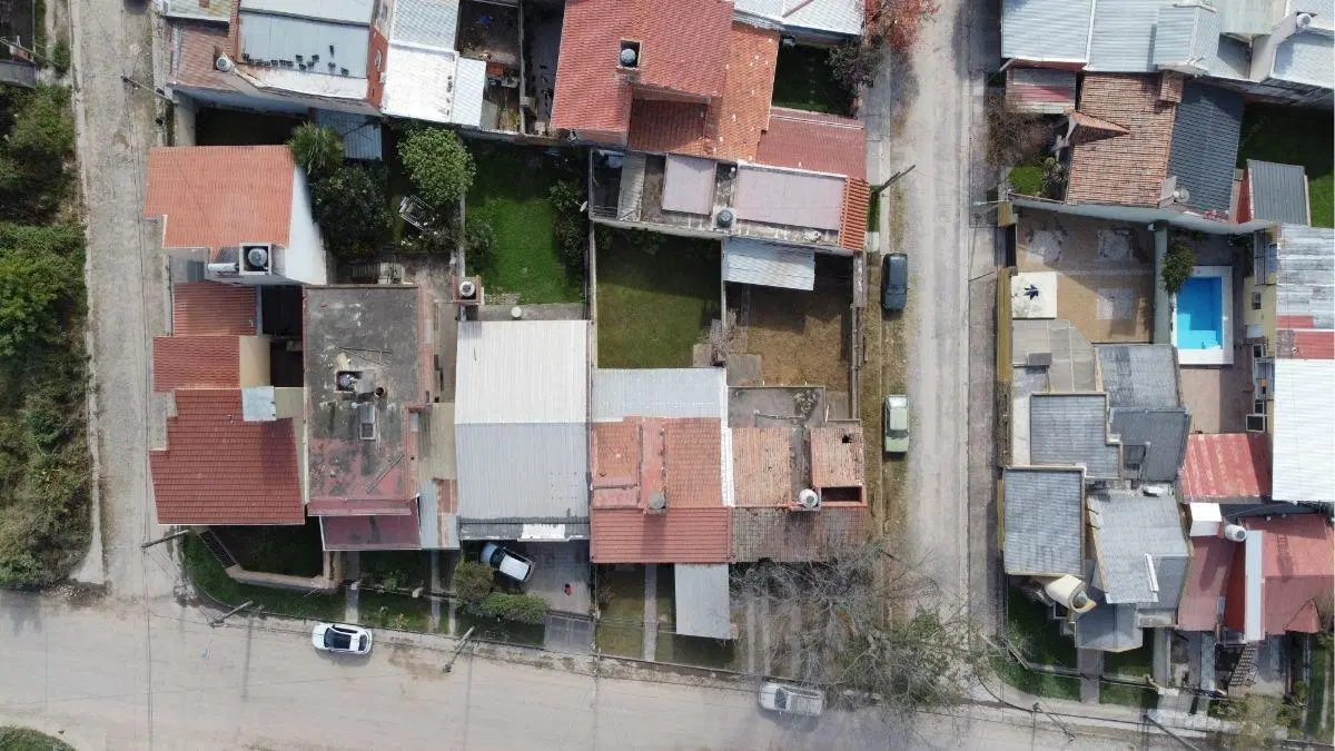 Casa de 2 dormitorios con galería, patio y cochera – Los Perales 3