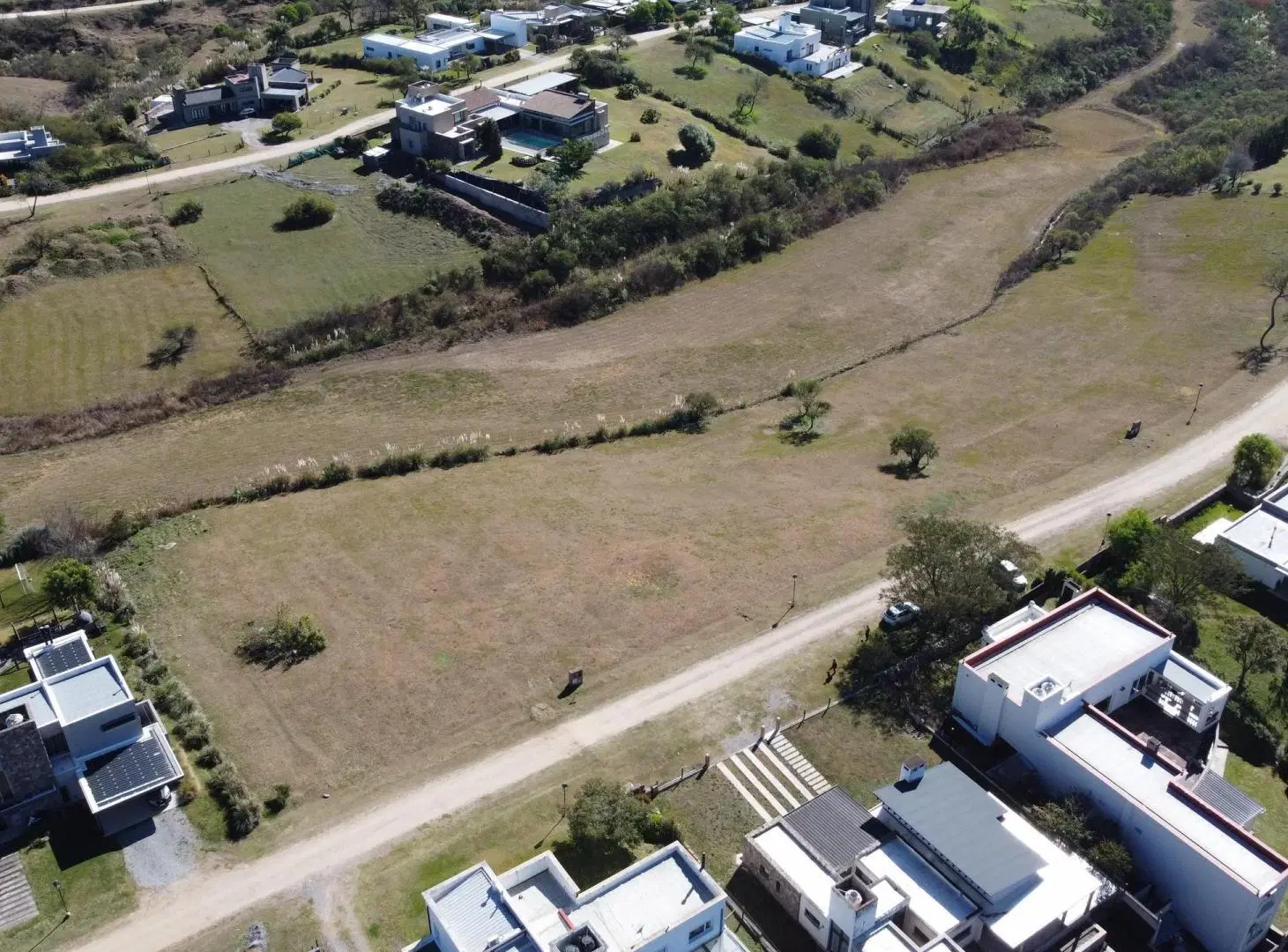 Terreno de 2.000 m² a metros del lago – Club de Campo La Almona 5