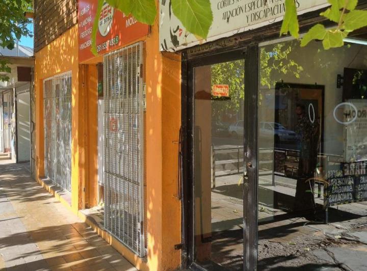 3 locales comerciales - rodeo de la cruz - propietario 1