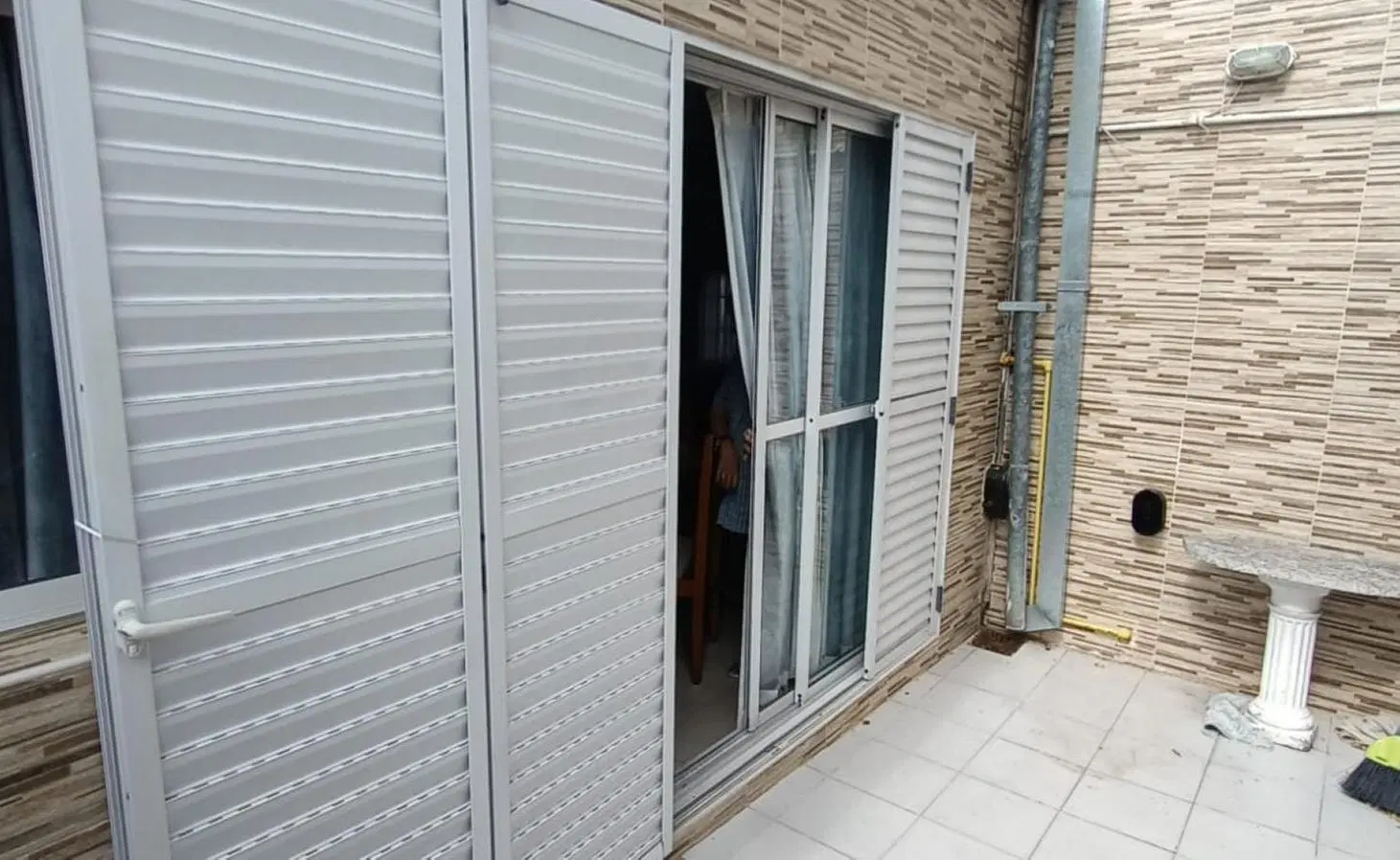 P.h. 3 Ambientes a la calle con patio Barrio Peralta Ramos Oeste 8