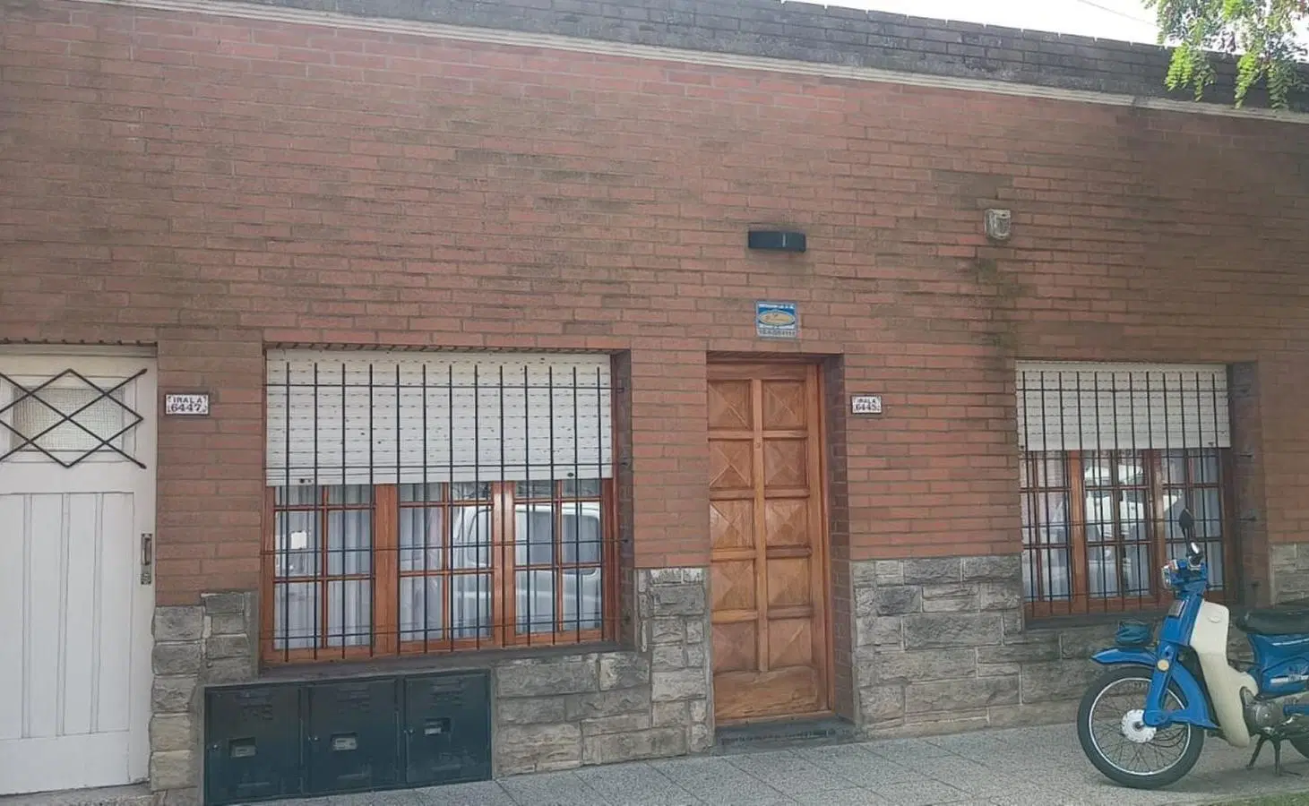 P.h. 3 Ambientes a la calle con patio Barrio Peralta Ramos Oeste 5