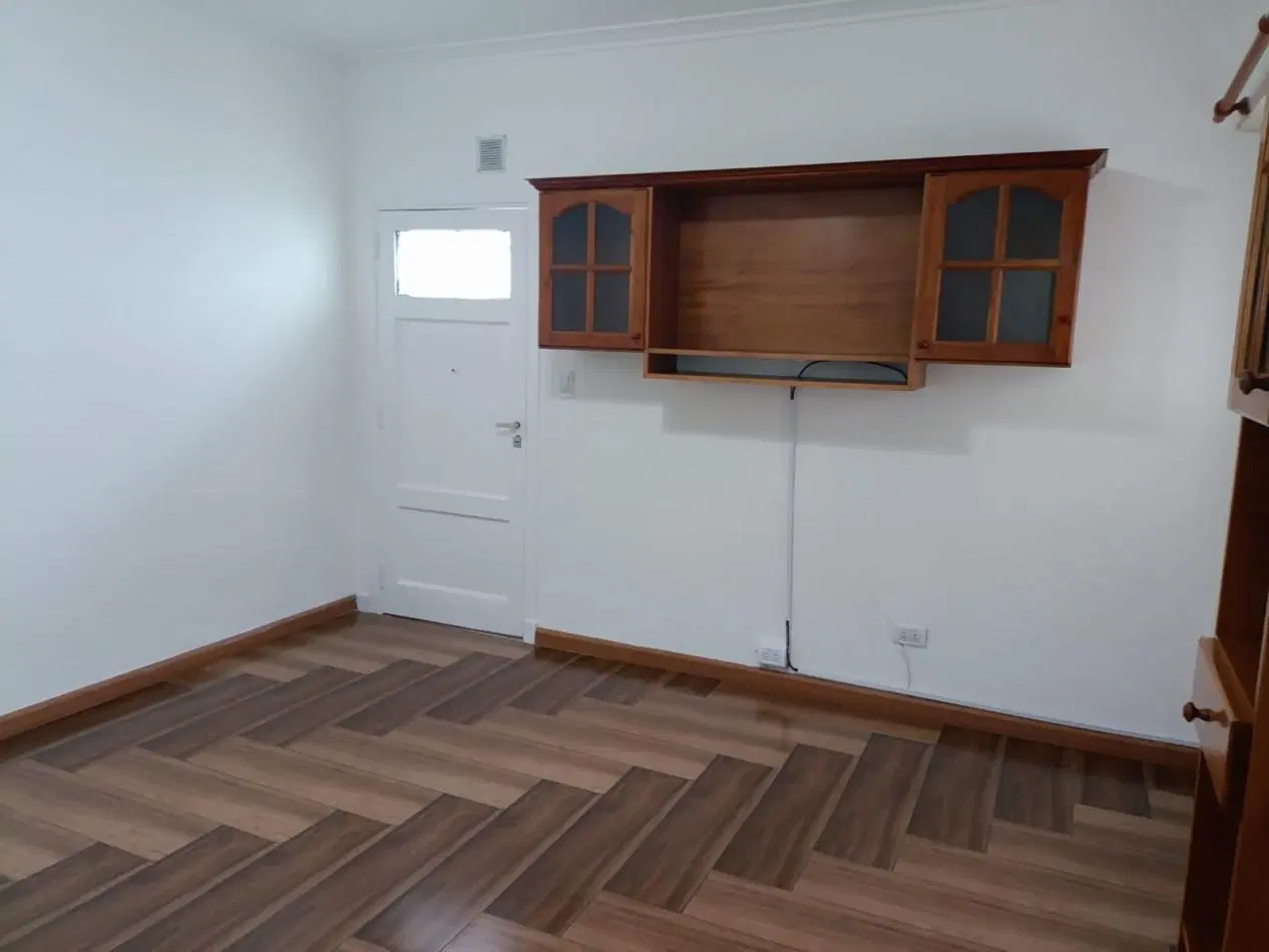 P.H. 3 Ambientes 1° piso por escalera, zona Luro y Champagnat, muy lindo !!! 2
