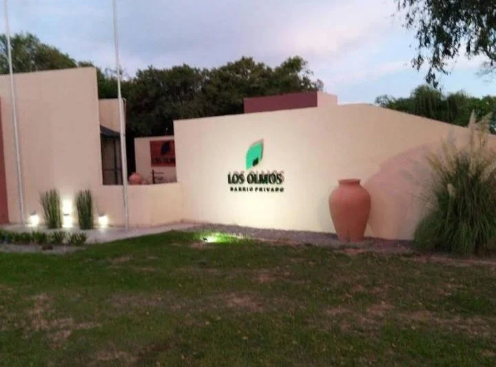 Vendo linda casa en Barrio Los Olmos 2