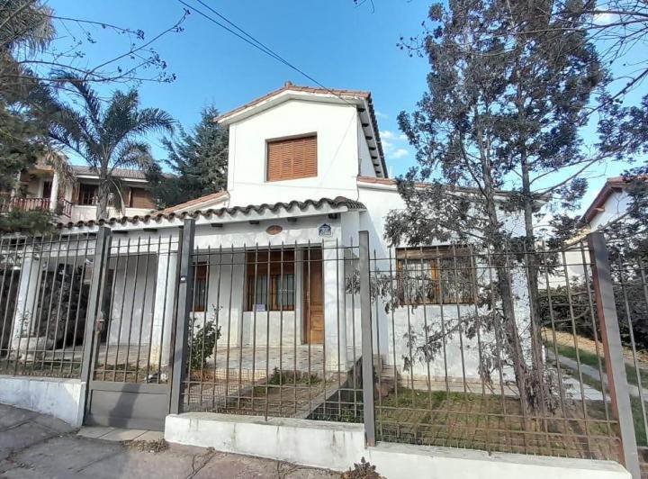Casa Venta 3 Dormitorios, 2 Dptos, Pileta, Patio Jose Muñoz 1
