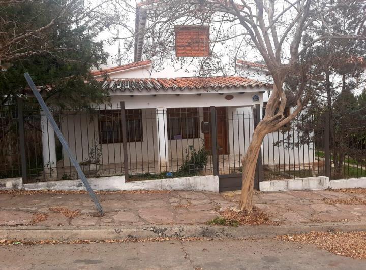 Casa Venta 3 Dormitorios, 2 Dptos, Pileta, Patio Jose Muñoz 2