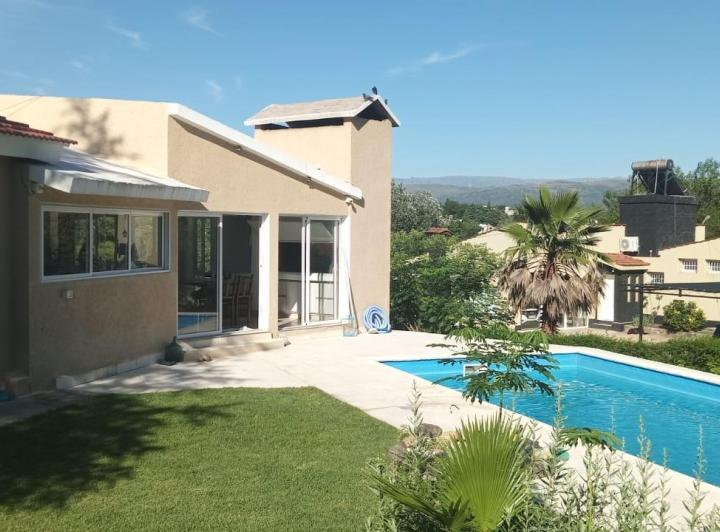 En venta Casa 3 Dormitorios, 3 Baños, Pileta, Cochera! San Antonio De Arredondo. 3