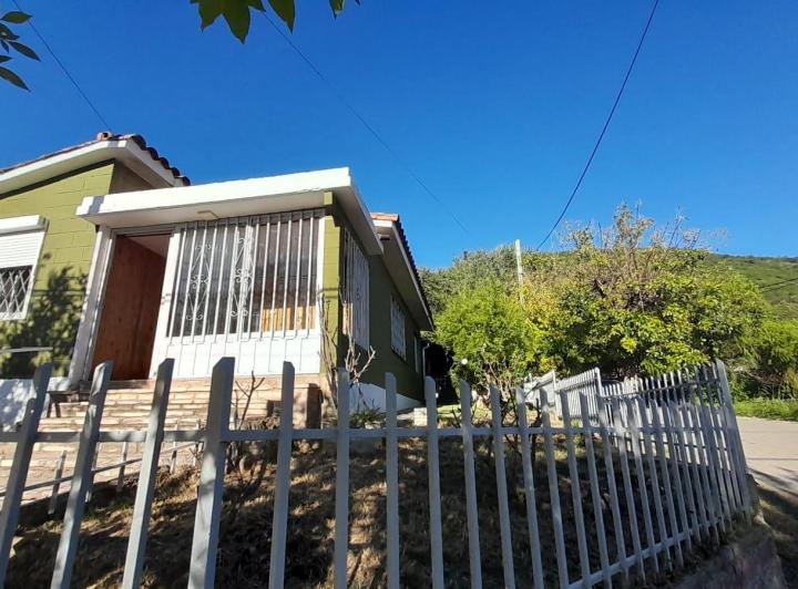 En Venta, Casa 2 Dormitorios, Cochera, Bº Altos De San Pedro. Villa Carlos Paz. 2