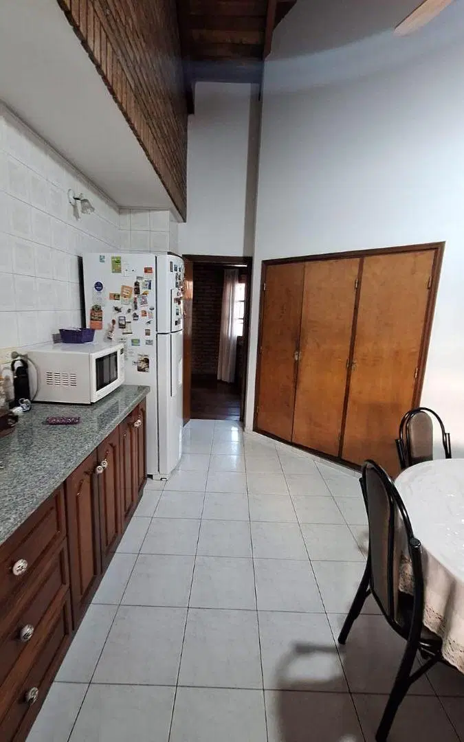 Casa de 380 m² con 5 dormitorios en venta en Alto Palermo 2