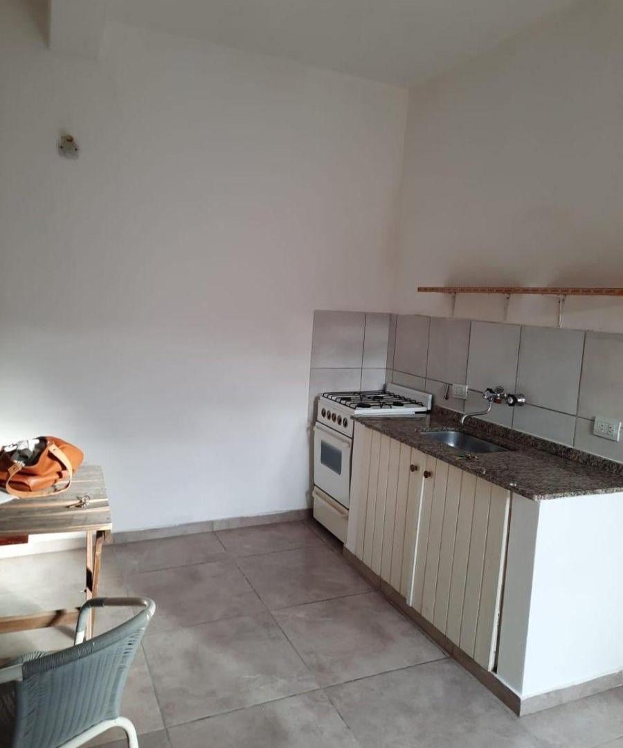 Foto de Departamento de 80 m² con 1 dormitorio en alquiler en Centro, imagen 1