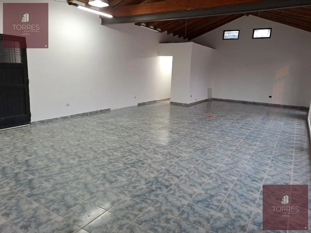 VENTA CASA MAS LOCAL COMERCIAL EN MERLO SAN LUIS CENTRICA 3 HABITACIONES 4