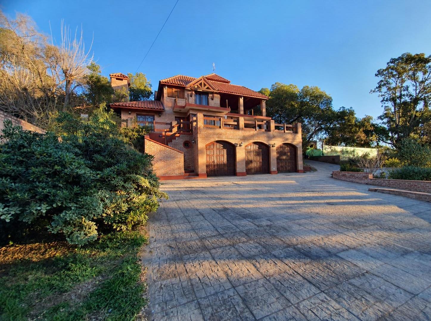 Foto de EN VENTA CASA DE CATEGORIA EN MERLO SAN LUIS, imagen 1