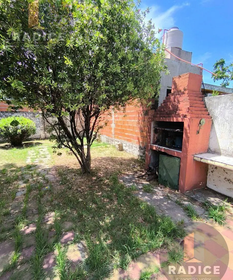 Venta Castelar/moron Casa a Reciclar Mucho Espacio 5