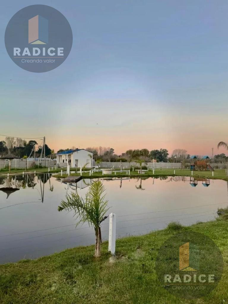 Foto de Venta - Casa 412 m² - 4 Dorm - Barrio Lago Azul - c/ Pileta, Cochera, imagen 2
