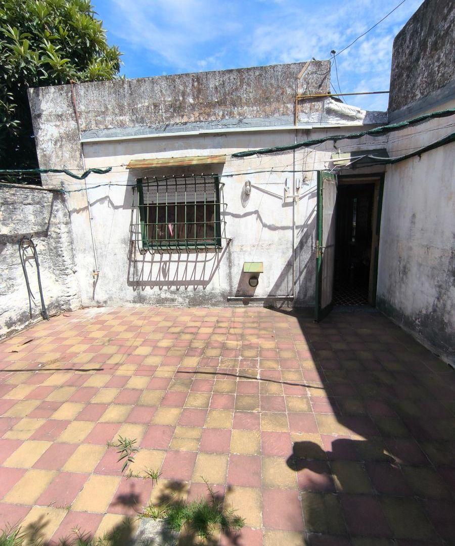 Foto de Venta Castelar/moron Casa a Reciclar Mucho Espacio, imagen 5