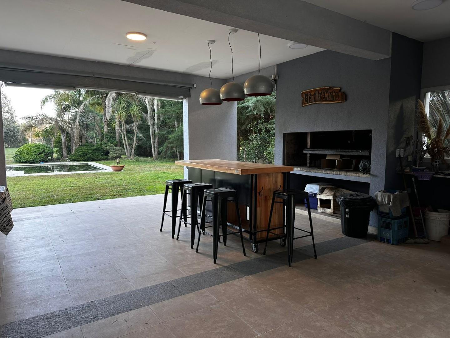 Foto de ALQUILER · CAMPOS DE ROCA · 5 AMBIENTES· CON PARRILLA · 2 COCHERAS ·, imagen 4