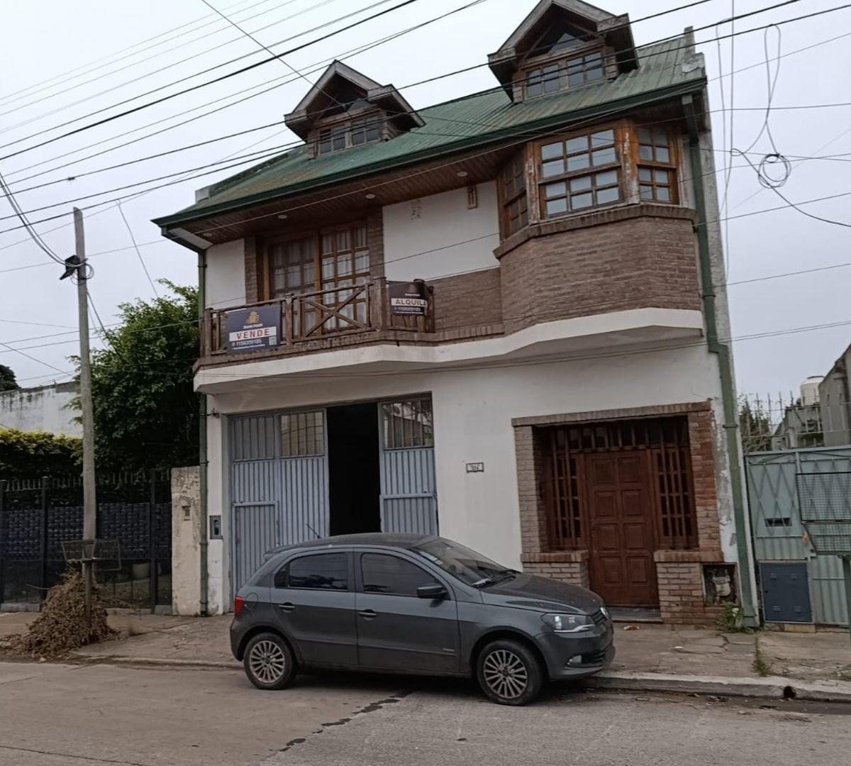 GRAN CASA CON GALPON COMERCIAL EN CENTRO DE BERAZATEGUI