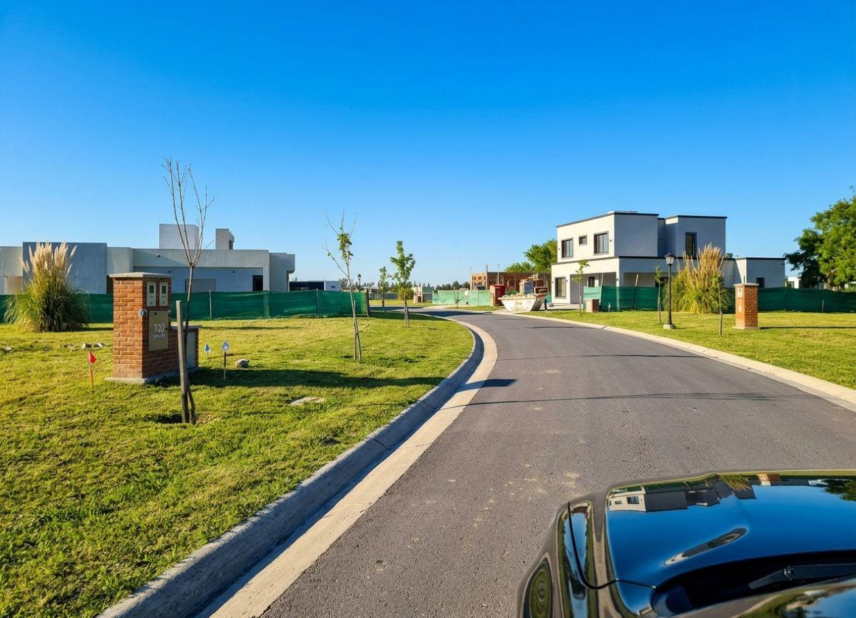 Foto de VENDO O PERUTO LOTE 658 M2 EN SAN SIMON CANNING, imagen 4