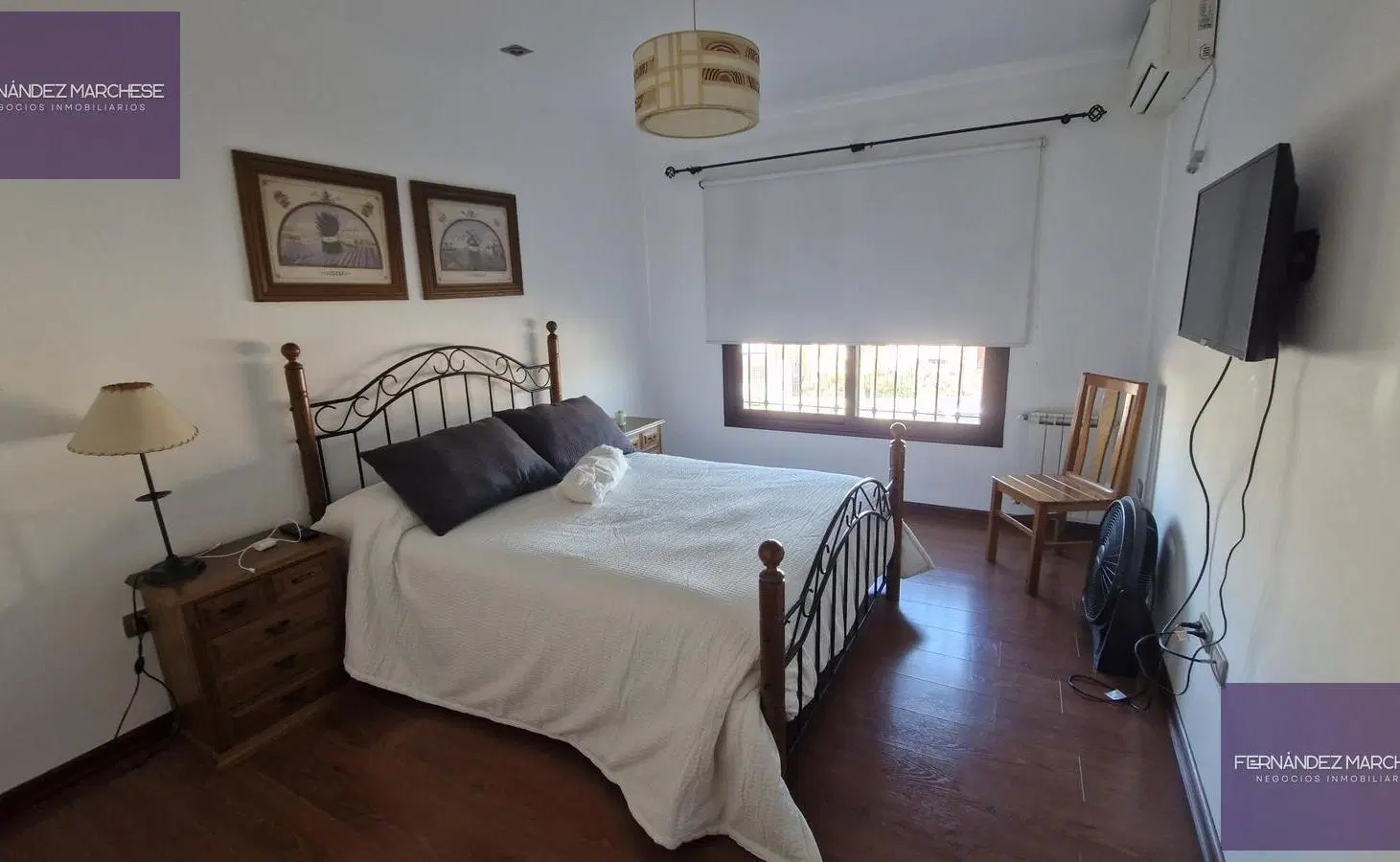 Casa con pileta quincho y cochera 4