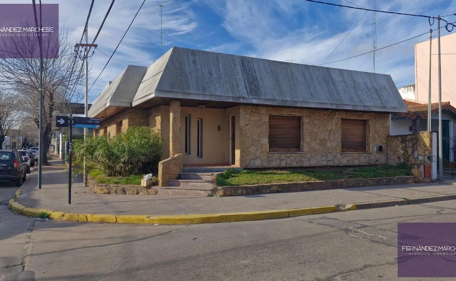 Casa céntrica en alquiler Francia esquina Ituzaingo 3