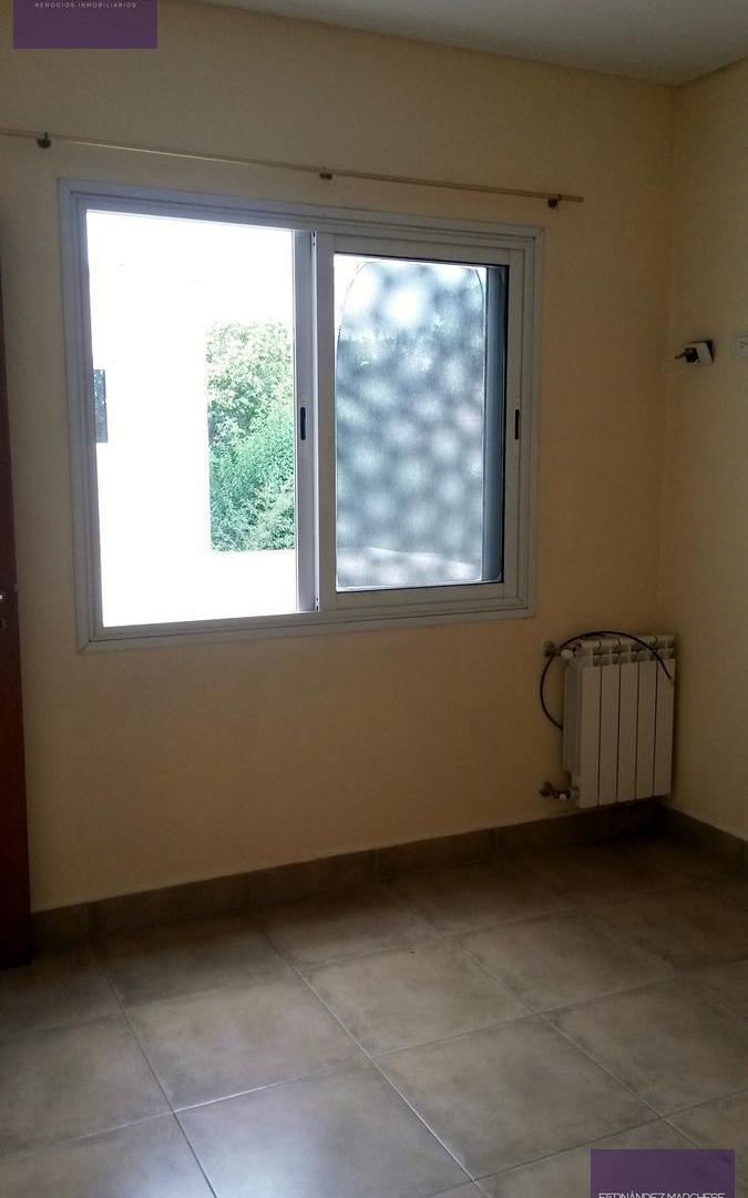 Foto de Amplio departamento en alquiler en B° Sarmiento, imagen 5