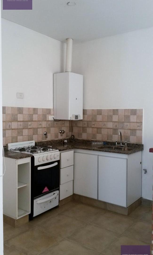 Foto de Amplio departamento en alquiler en B° Sarmiento, imagen 4