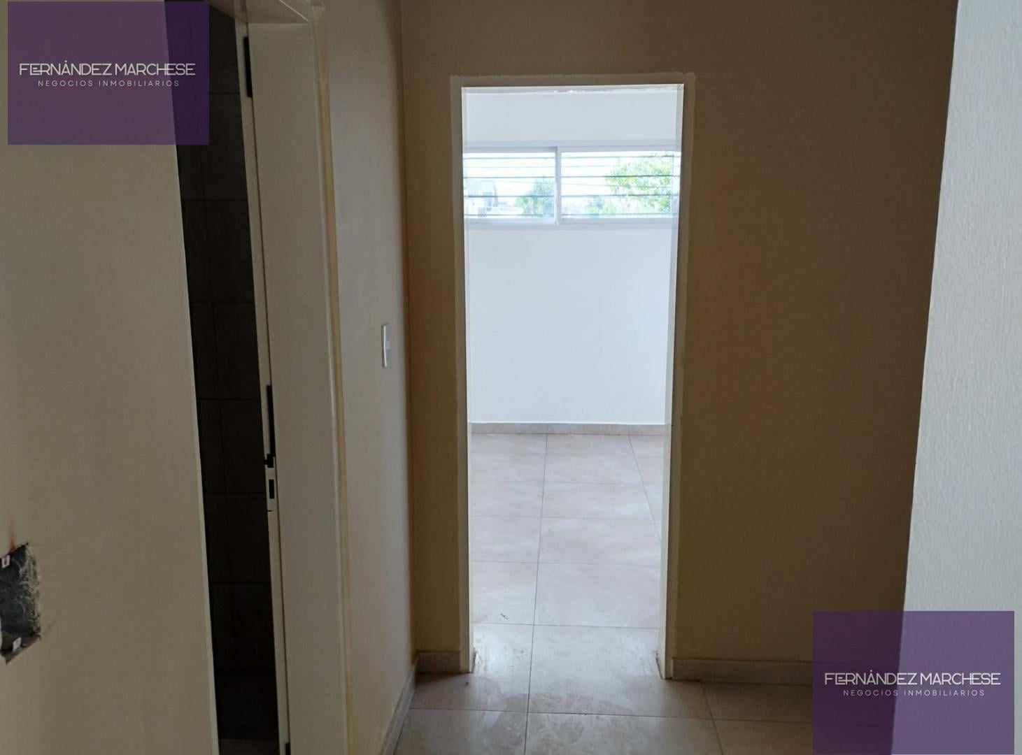 Foto de Departamento en planta alta impecable, imagen 2