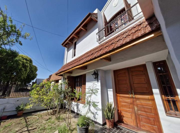 Venta casa cinco dormitorios zona sur Parque Los Molinos 2