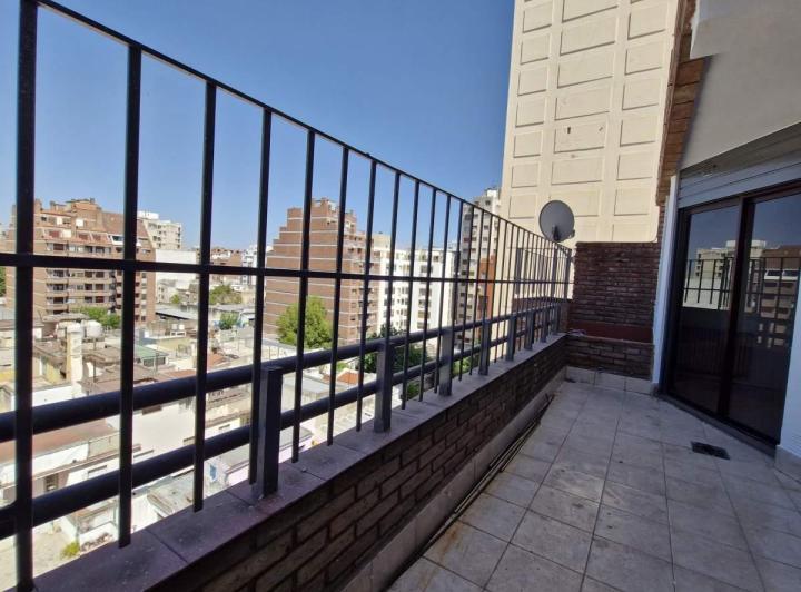 Venta Semipiso 2 Dormitorios Zona Centro con terraza 4