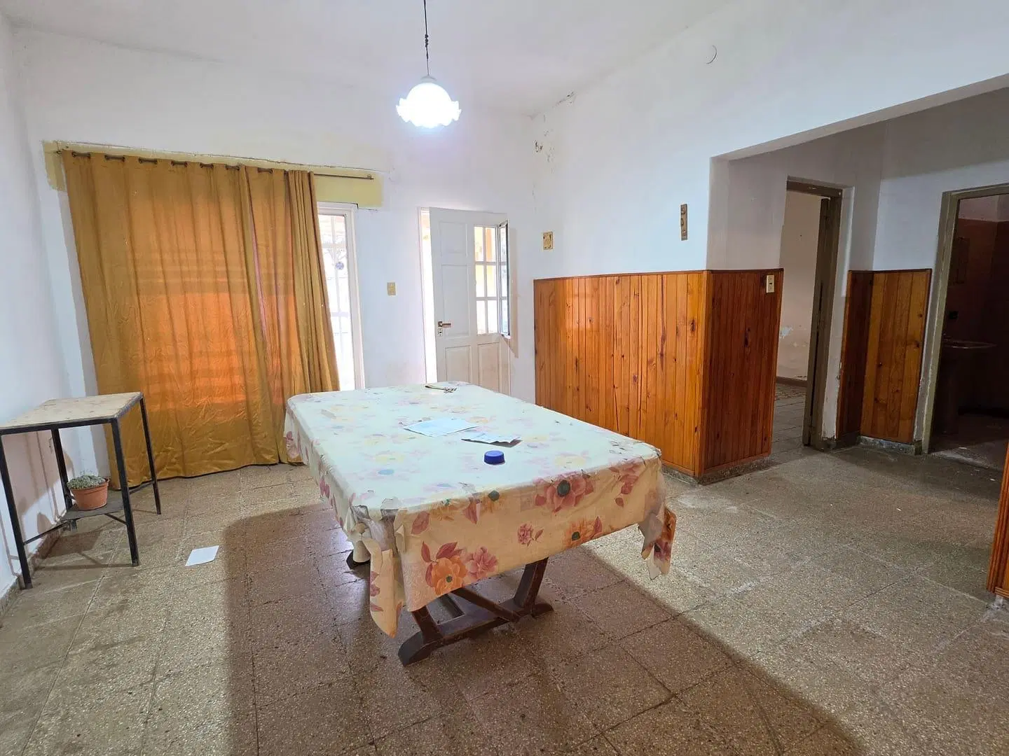 Venta casa a reciclar 2 dormitorio mas habitación en el fondo B° San Roque 1