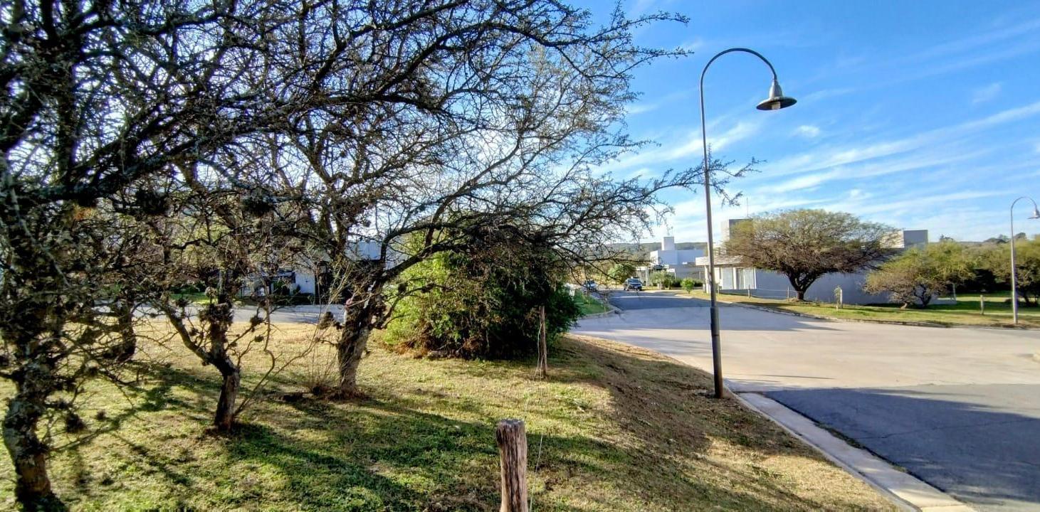 Foto de LOTE ESQUINA EN VENTA B. PRIVADO LAS CAÑITAS/MALAGUEÑO/ESCRITURA, imagen 3