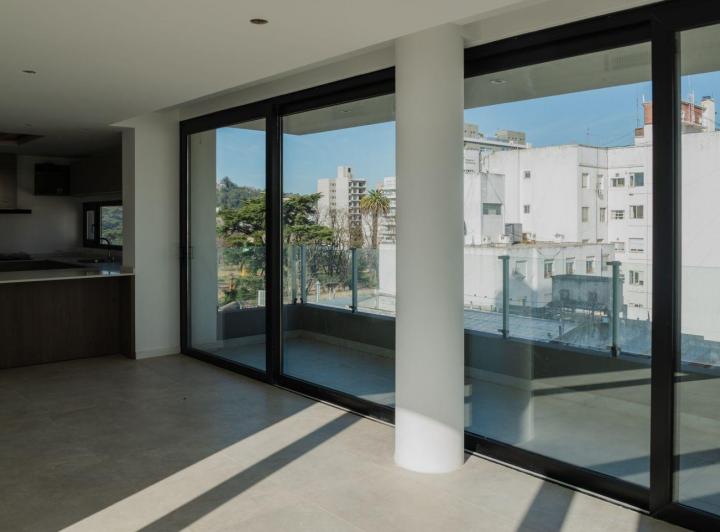 Venta de Departamento céntrico de categoría, TANDIL. 2