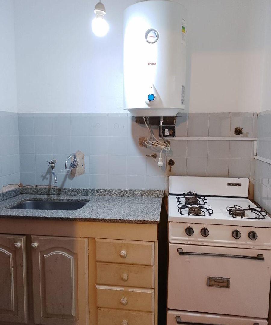 Foto de Alquilo Mono Centro ¡Expensas Bajas! Cocina Separada- Patio, imagen 2
