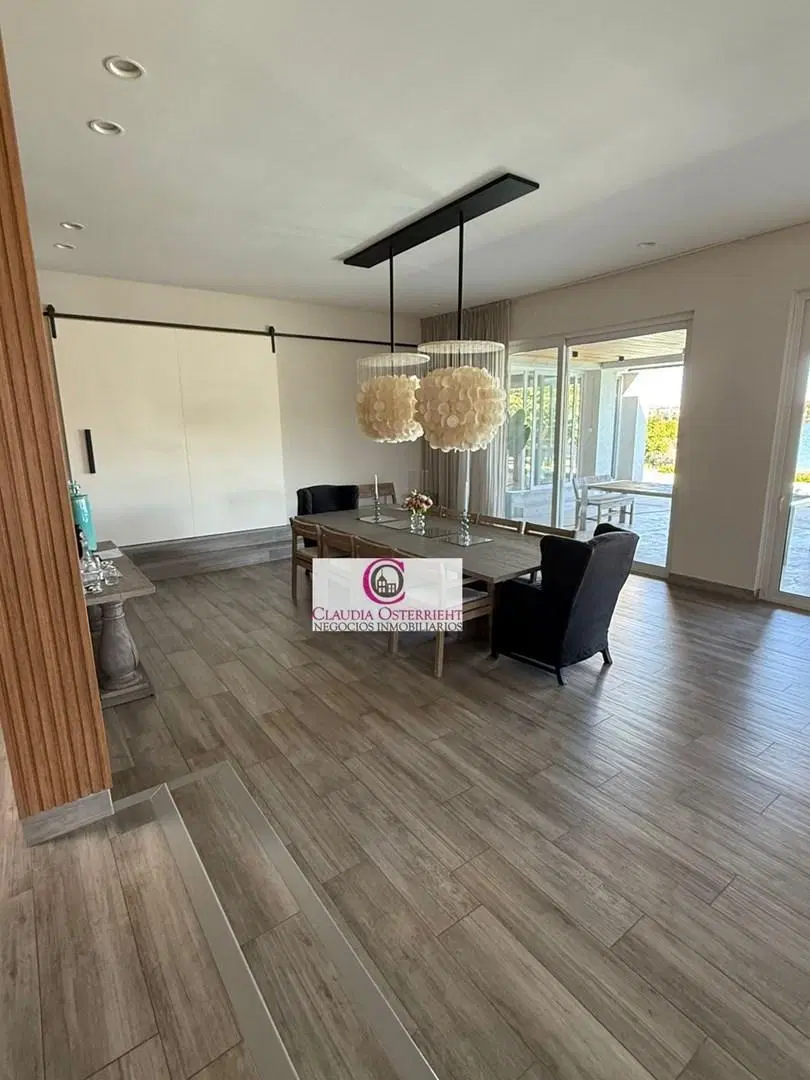 ESPECTACULAR Casa en Venta sobre la laguna. Santa Barbara, Tigre, G.B.A. Zona Norte 3