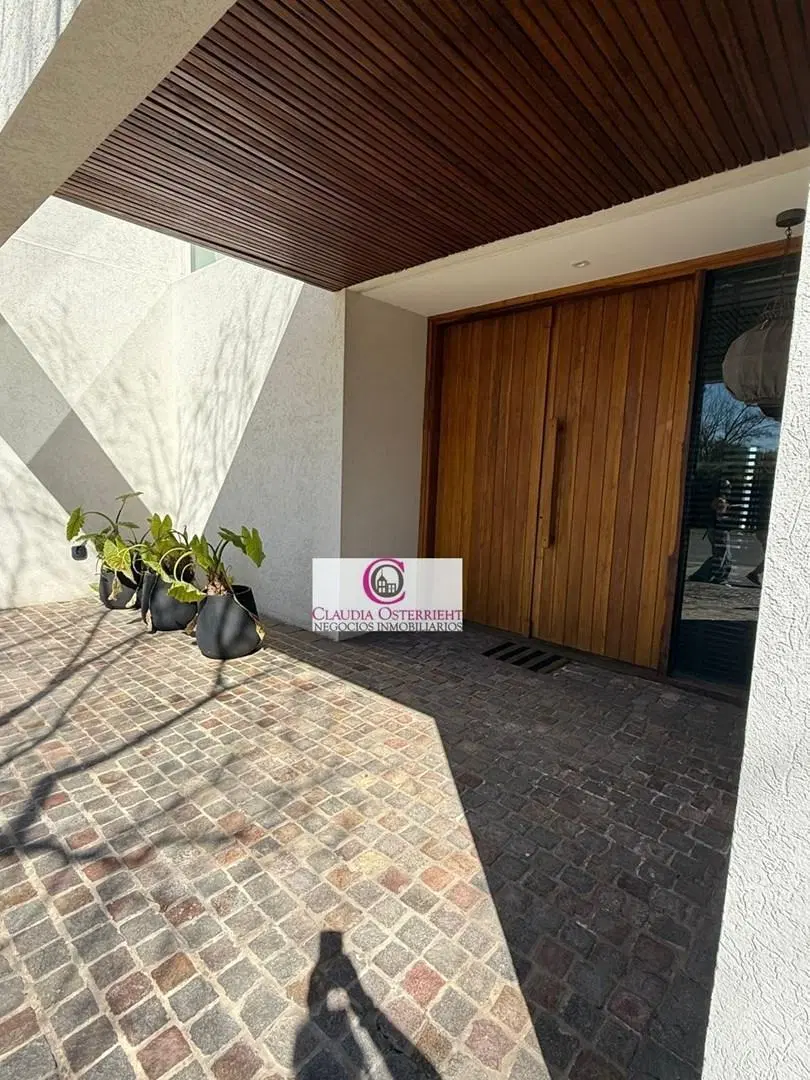 ESPECTACULAR Casa en Venta sobre la laguna. Santa Barbara, Tigre, G.B.A. Zona Norte 4