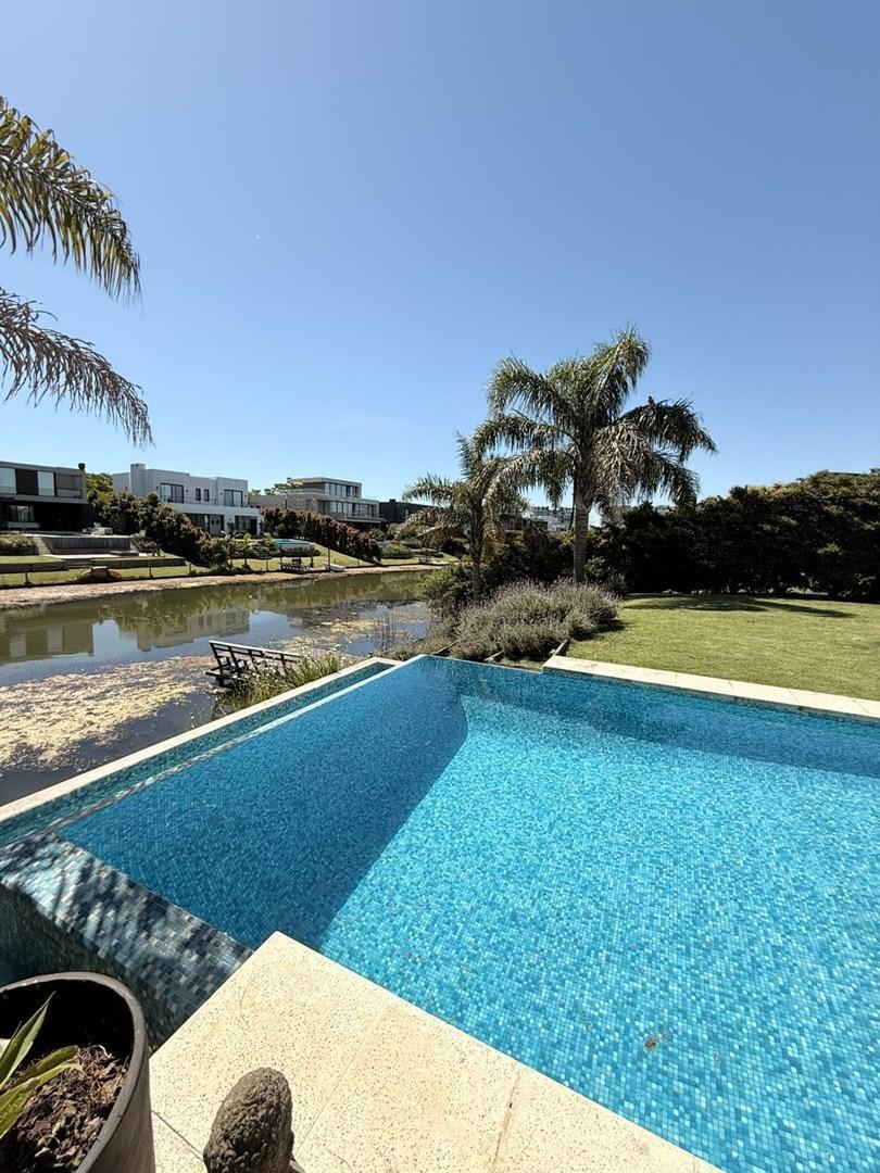 Foto de DESTACADA Casa en Alquiler en El Golf, Nordelta, Tigre, imagen 1