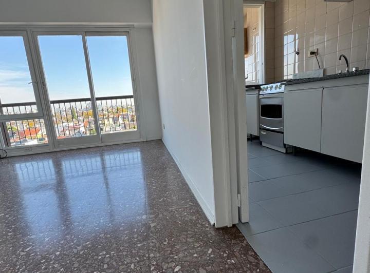 Se alquila impecable 2 amb en el corazón de Villa del parque 1