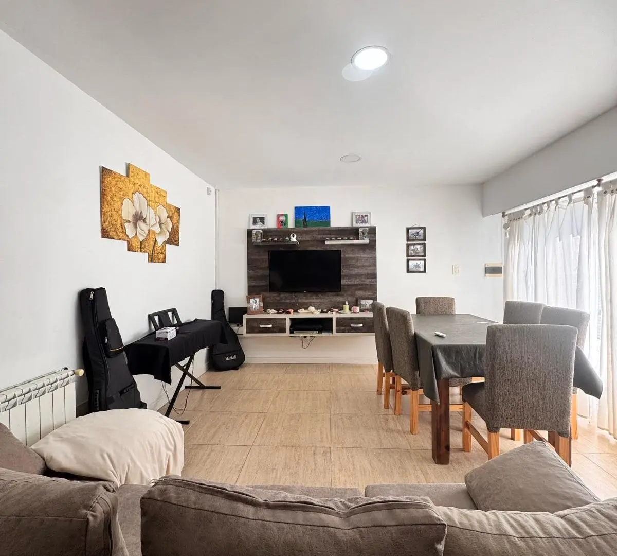 Casa 4 ambientes con quincho y pileta climatizada 5
