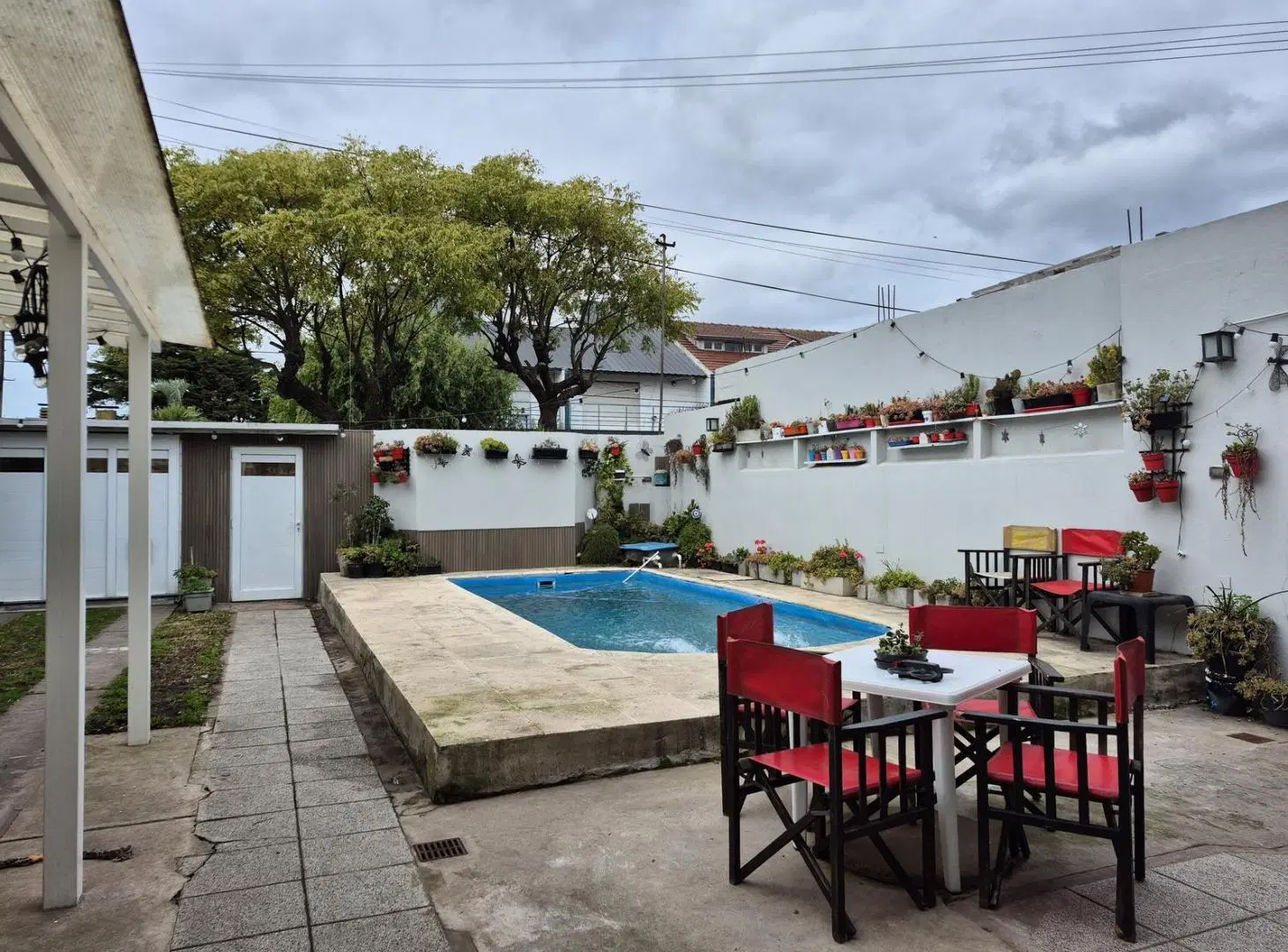 Diseño y comodidad - Casa 4 ambientes con piscina y quincho 3