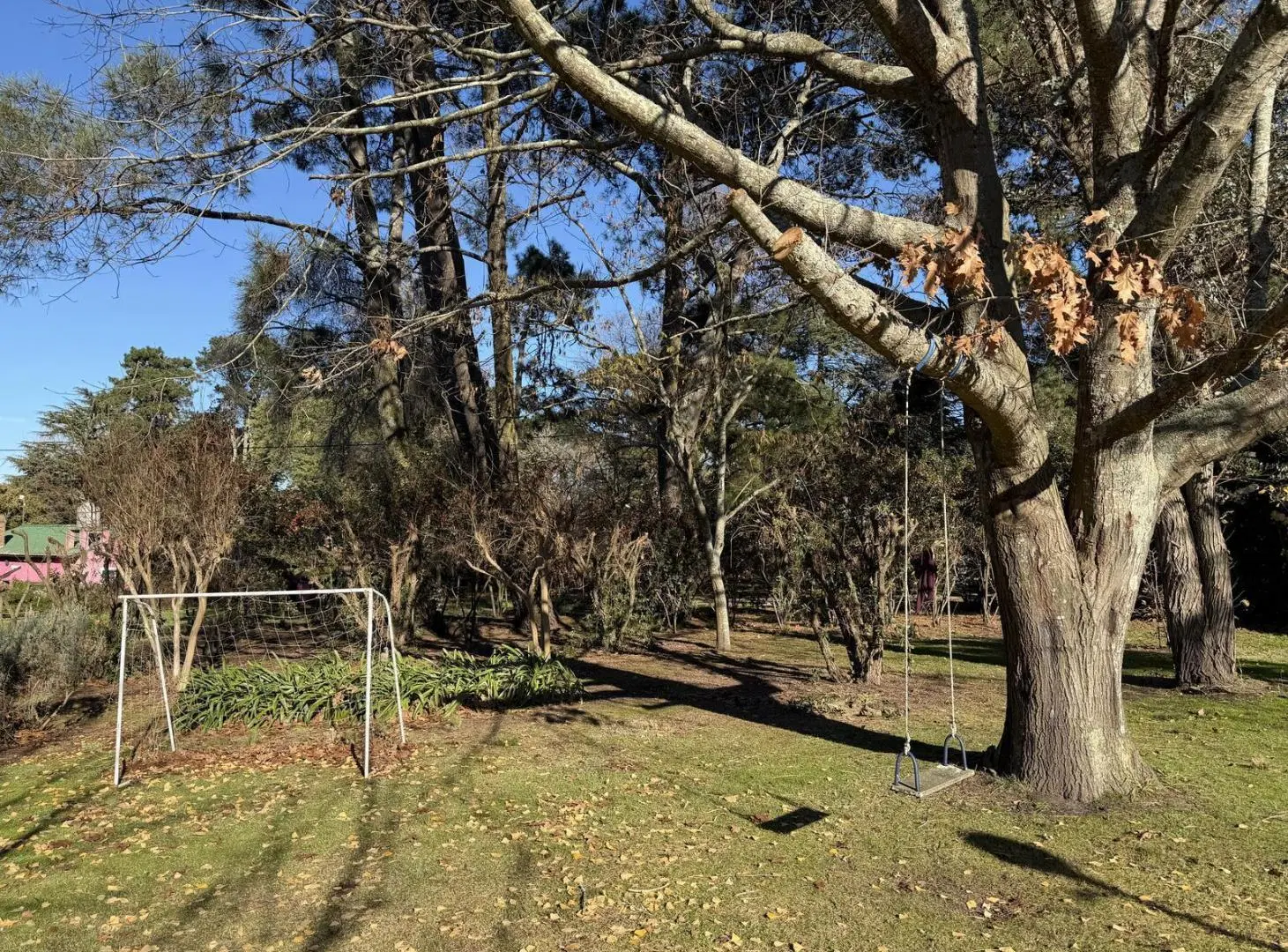 CASA QUINTA DE CATEGORÍA EN LA PEREGRINA | PILETA, NATURALEZA Y CONFORT 3