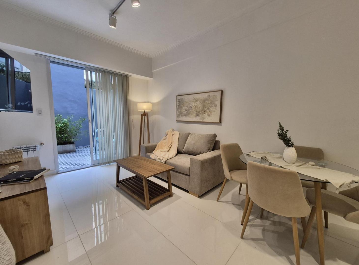 Foto de Departamento en Venta 3 amb Reciclado y Equipado doble Patio, imagen 2