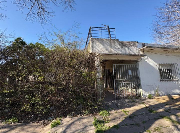 CASA C/ LOCAL EN VENTA EN LA UNION A REFACCIONAR- APTO CREDITO - EZEIZA 3