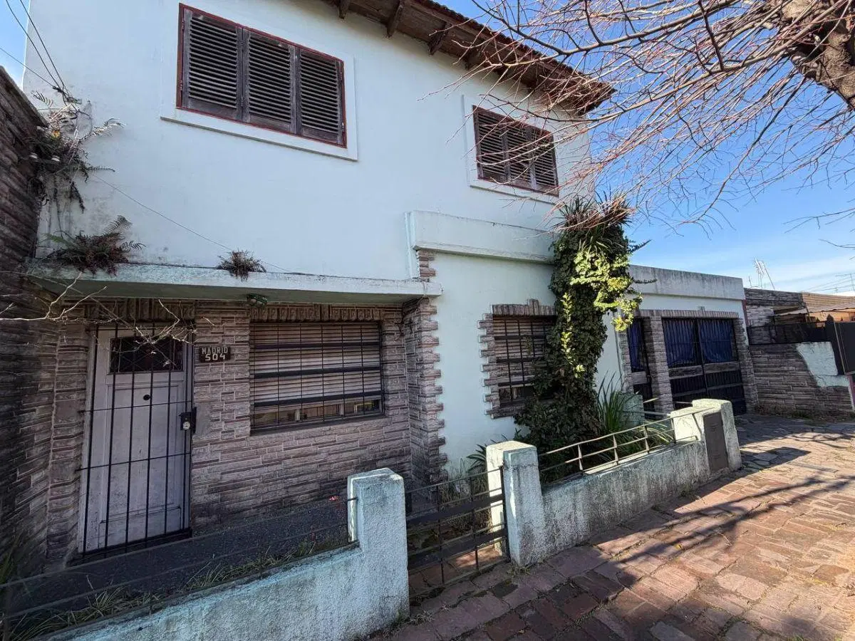 CASA EN VENTA EN LOMAS DE ZAMORA - 5 AMBIENTES 3