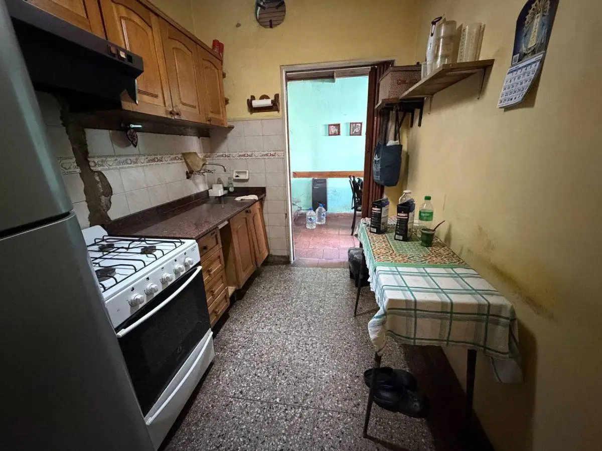 CASA EN ALQUILER EN LOMAS DE ZAMORA- ESPACIOSA - 5 AMBIENTES 2