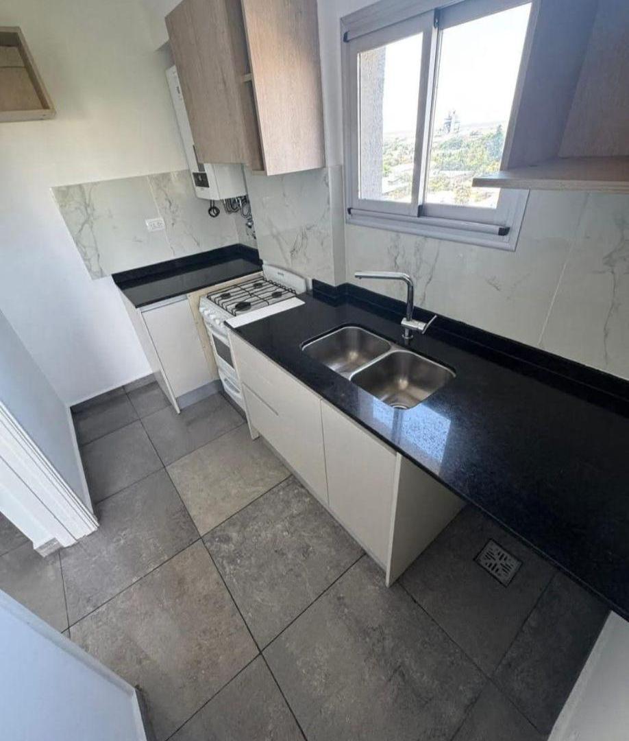 Foto de Departamento 1 Dormitorio, con Balcón a la plaza y Amenities | Alberdi, imagen 4