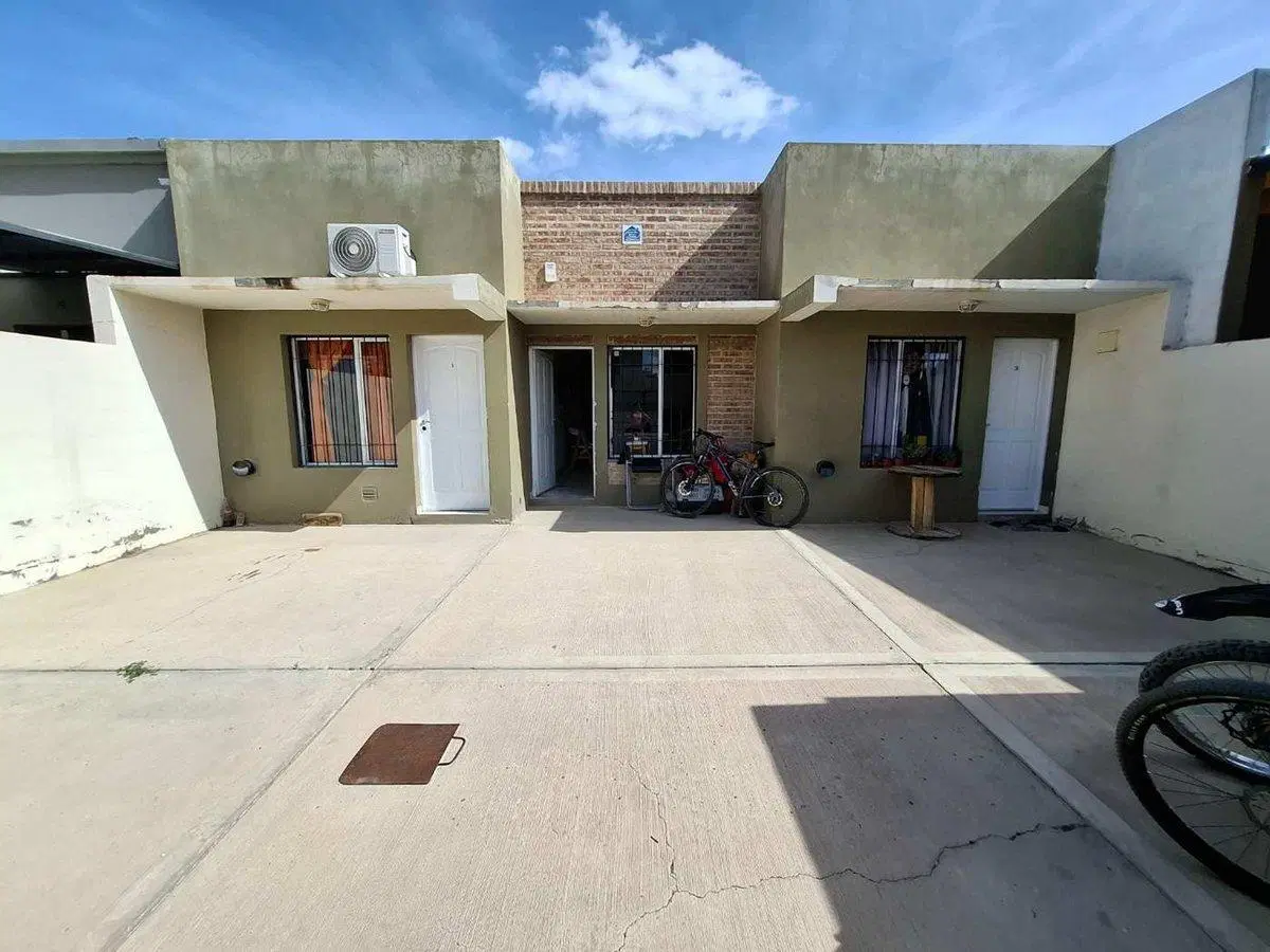 Venta de Complejo de 3 Departamentos de 1 dorm. 4