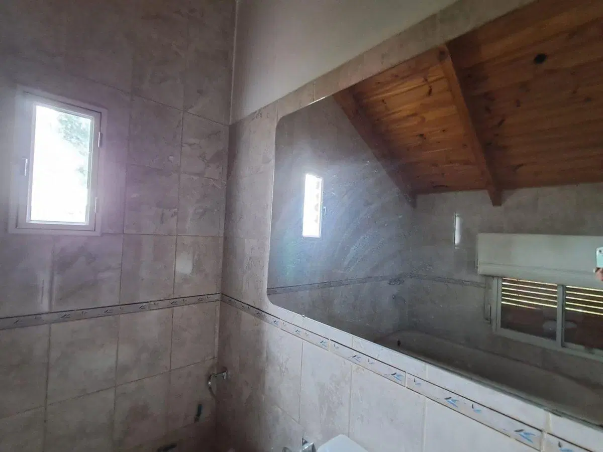 VENTA DE CASA  EXCELENTE UBICACIÓN 2