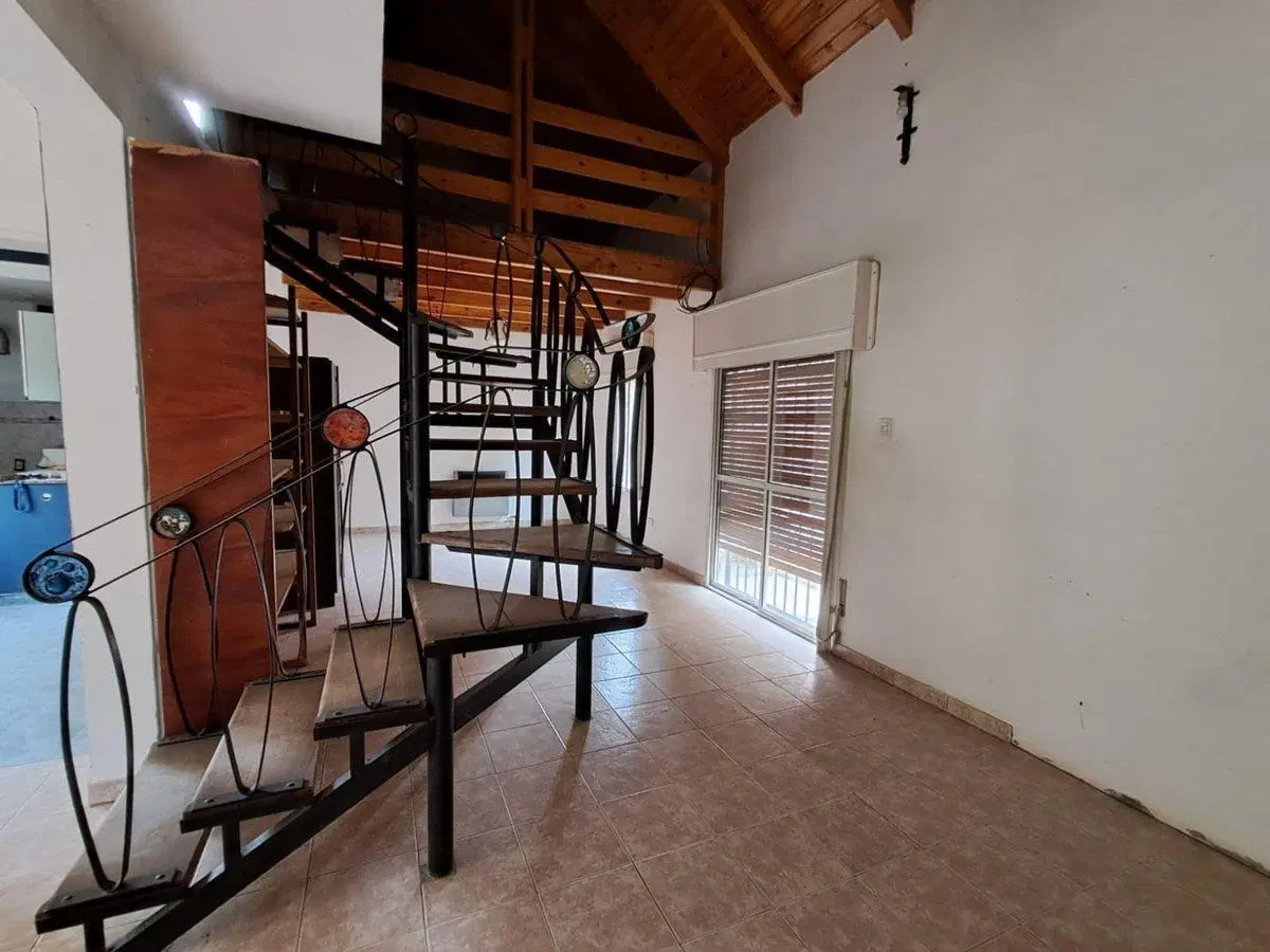 VENTA DE CASA  EXCELENTE UBICACIÓN 5