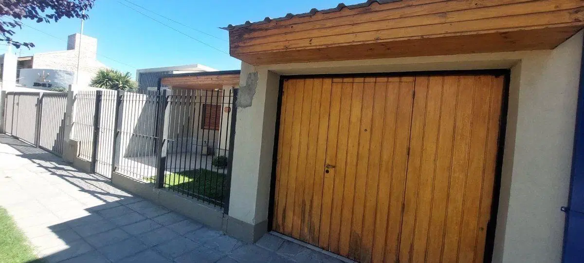 Venta Exclusiva Casa Centro General Roca 5